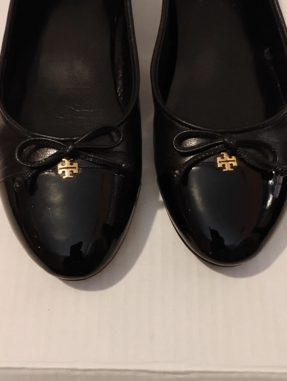 Tory Burch Black Leather Cap Toe Ballet Flats. Black in color. Womens size 8